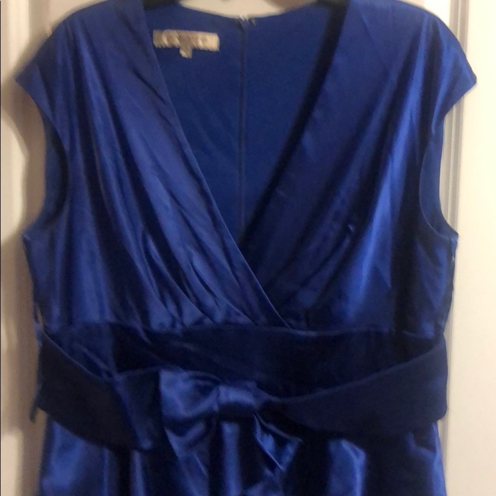 Evan-Picone dress with a silky material